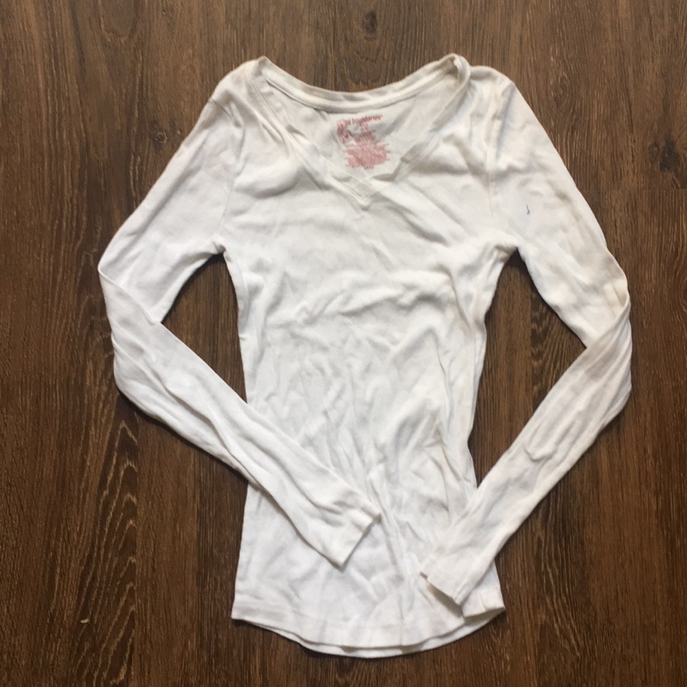 Ribbed white vneck